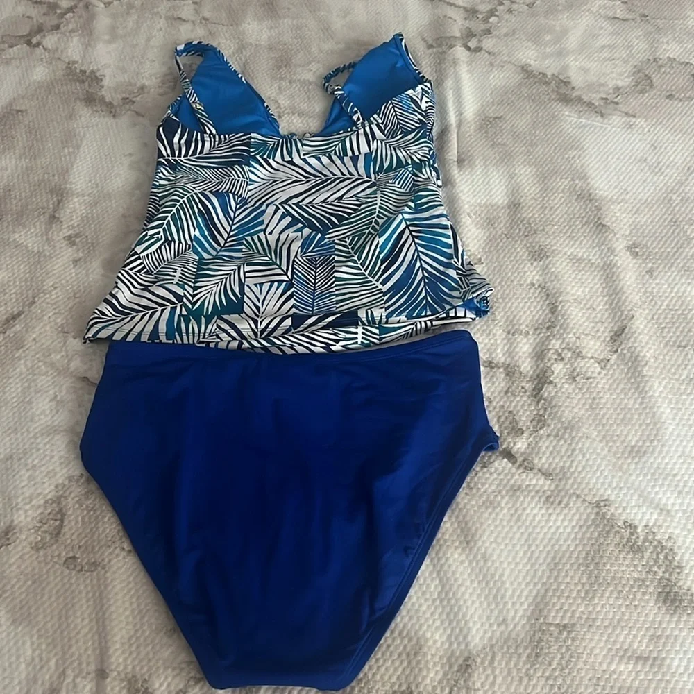 Bleu Rod Beattie Blue and White Bikini Set Top Size 6 Bottom Size 8